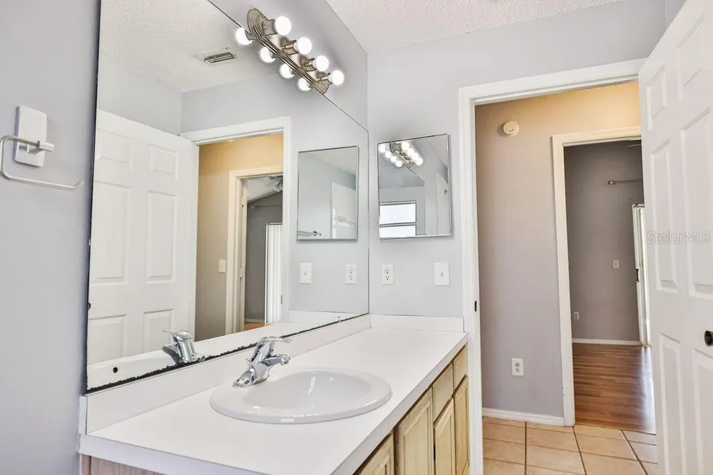 1098 SUGARBERRY TRAIL Oviedo, FL 32765