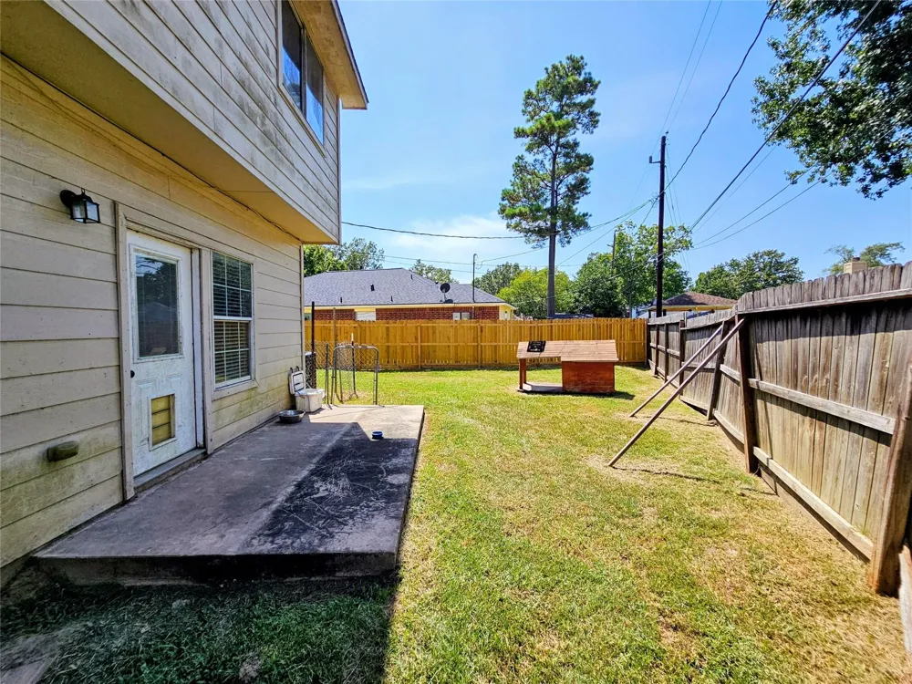 18339 Steele Point Drive Crosby, TX 77532
