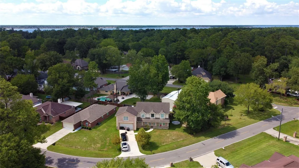 18339 Steele Point Drive Crosby, TX 77532