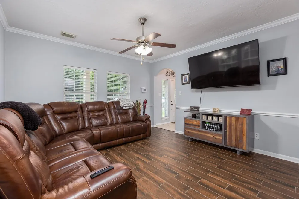 18339 Steele Point Drive Crosby, TX 77532