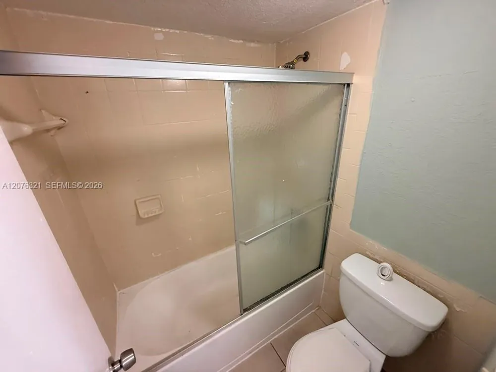 6950 W 6th Ave #225 Hialeah, FL 33014