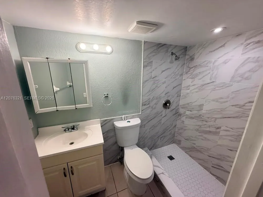 6950 W 6th Ave #225 Hialeah, FL 33014