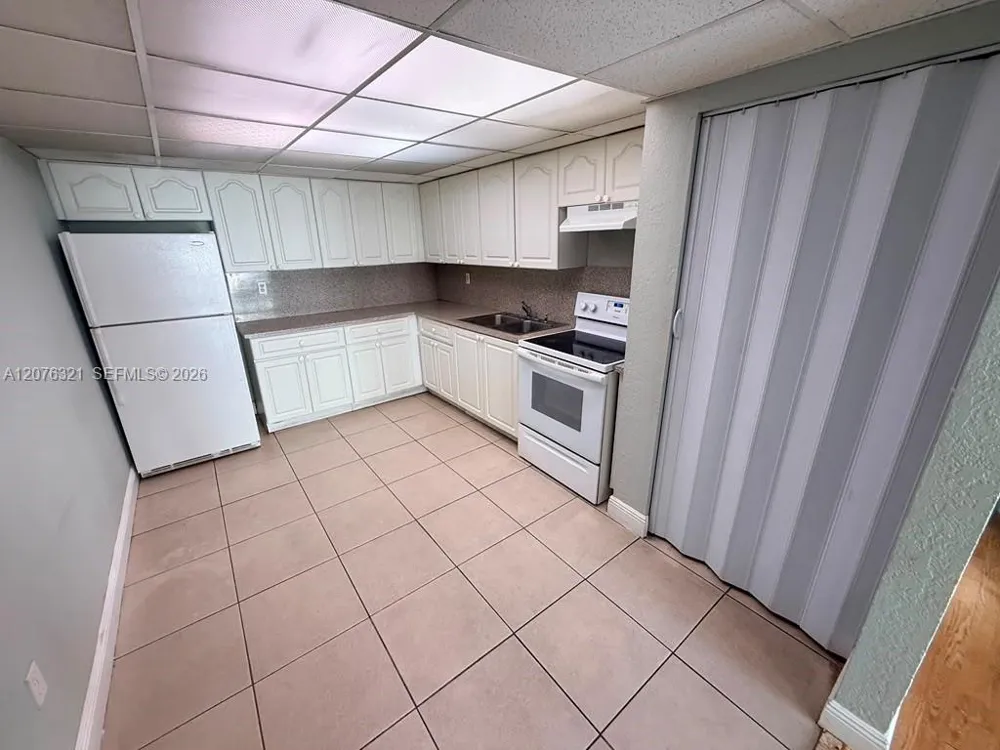 6950 W 6th Ave #225 Hialeah, FL 33014