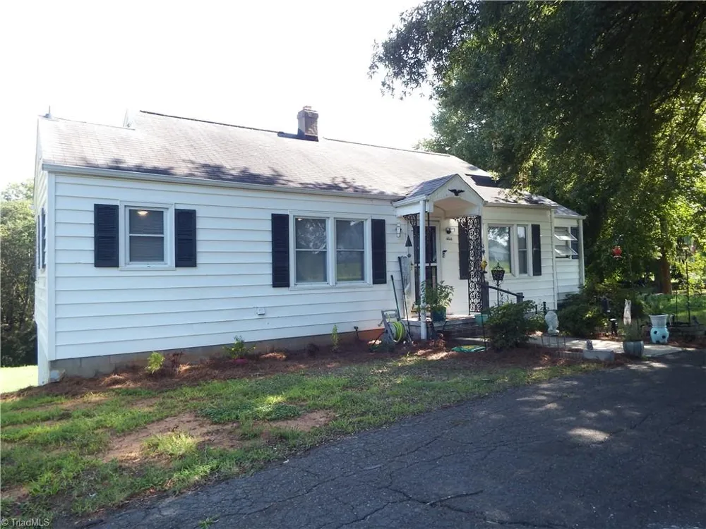 4466 US Highway 158 Advance, NC 27006