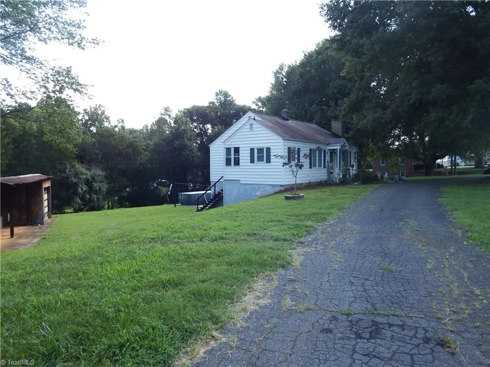 4466 US Highway 158 Advance, NC 27006
