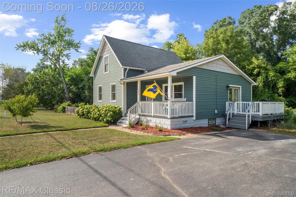 505 E Columbia Belleville City, MI 48111