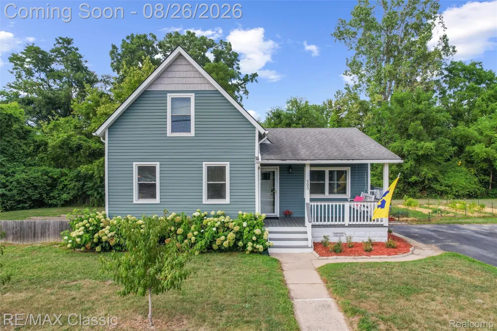 505 E Columbia Belleville City, MI 48111