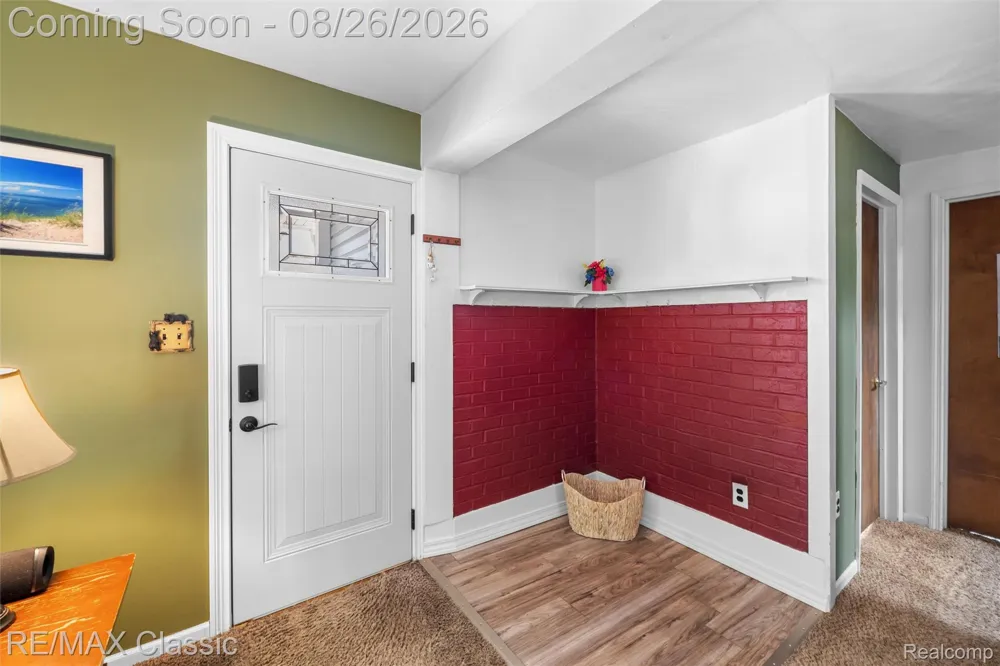 505 E Columbia Belleville City, MI 48111