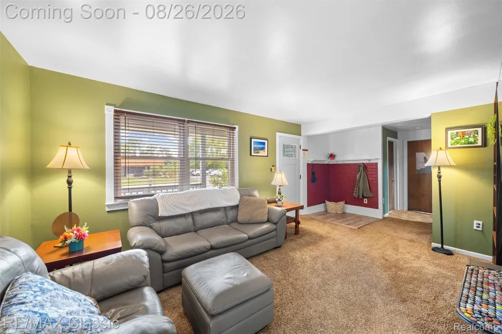 505 E Columbia Belleville City, MI 48111