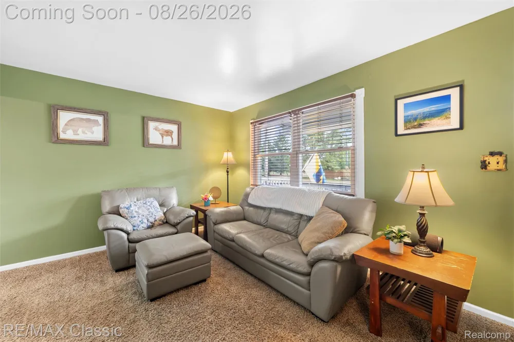 505 E Columbia Belleville City, MI 48111