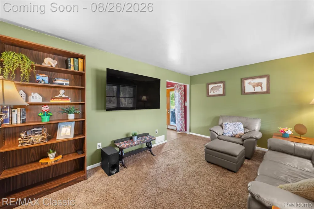 505 E Columbia Belleville City, MI 48111