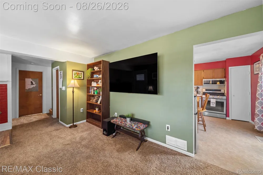 505 E Columbia Belleville City, MI 48111