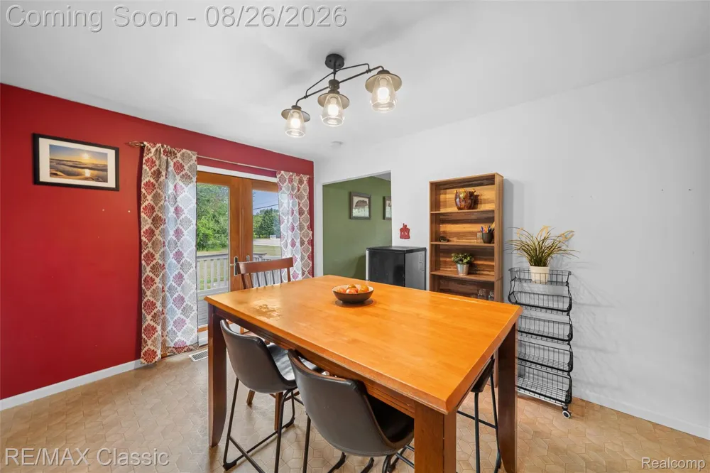 505 E Columbia Belleville City, MI 48111