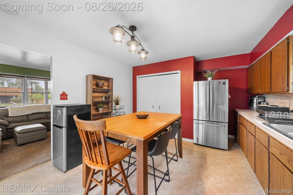 505 E Columbia Belleville City, MI 48111