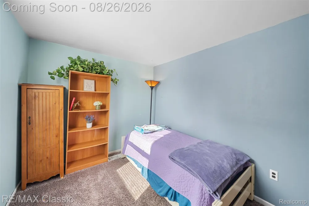 505 E Columbia Belleville City, MI 48111