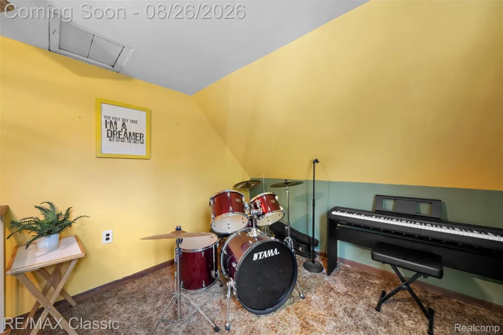 505 E Columbia Belleville City, MI 48111
