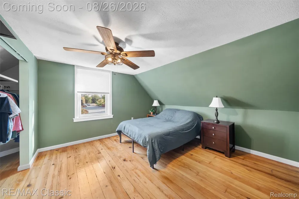 505 E Columbia Belleville City, MI 48111