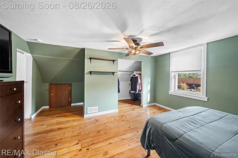 505 E Columbia Belleville City, MI 48111