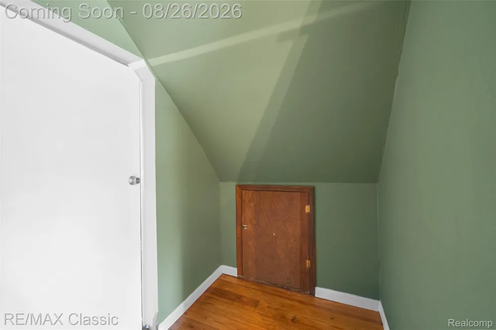 505 E Columbia Belleville City, MI 48111