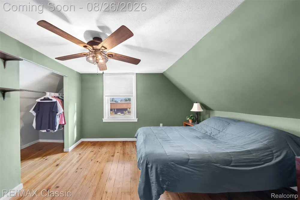 505 E Columbia Belleville City, MI 48111