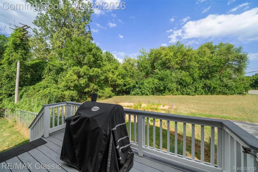 505 E Columbia Belleville City, MI 48111