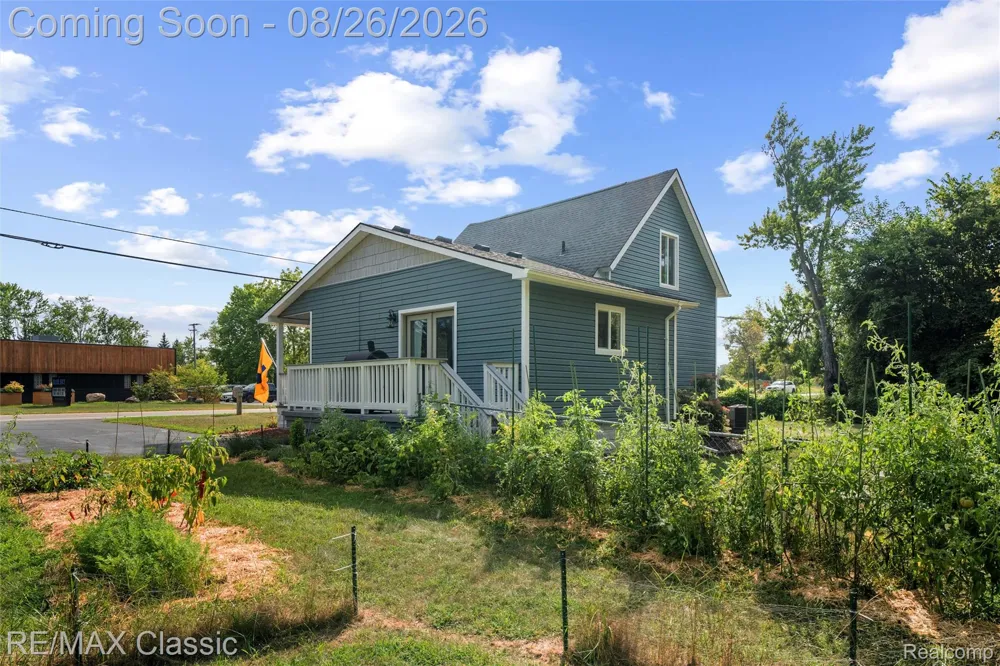 505 E Columbia Belleville City, MI 48111