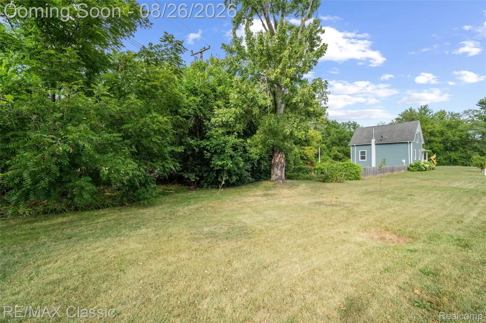 505 E Columbia Belleville City, MI 48111