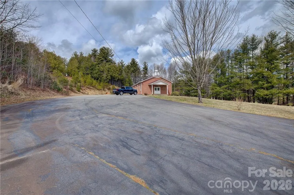 12348 US Hwy 19 Highway E Spruce Pine, NC 28777