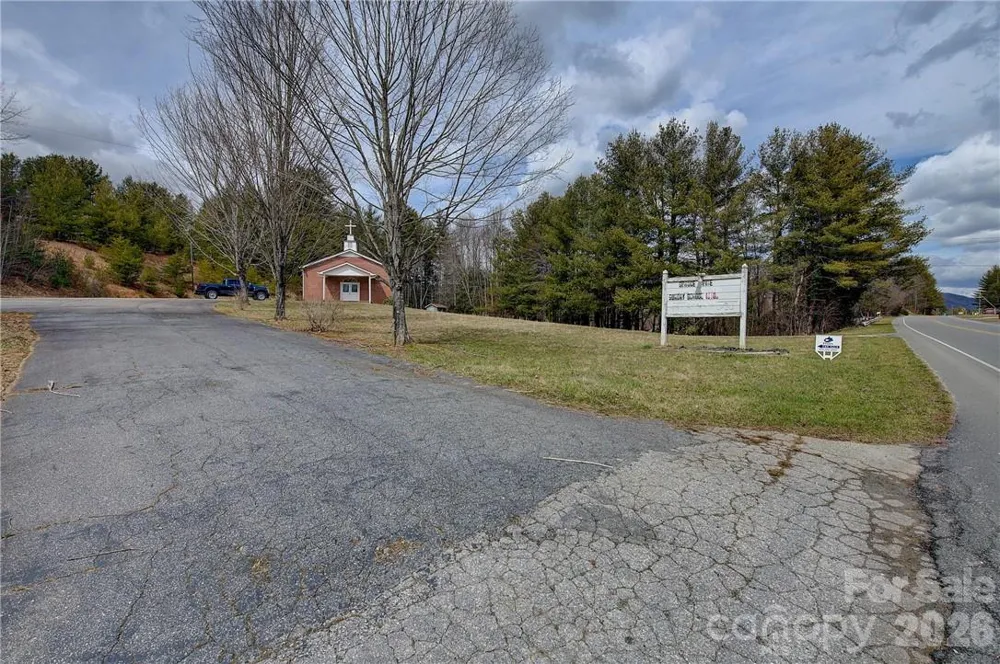 12348 US Hwy 19 Highway E Spruce Pine, NC 28777