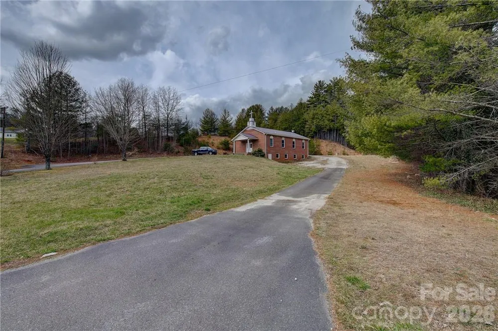 12348 US Hwy 19 Highway E Spruce Pine, NC 28777