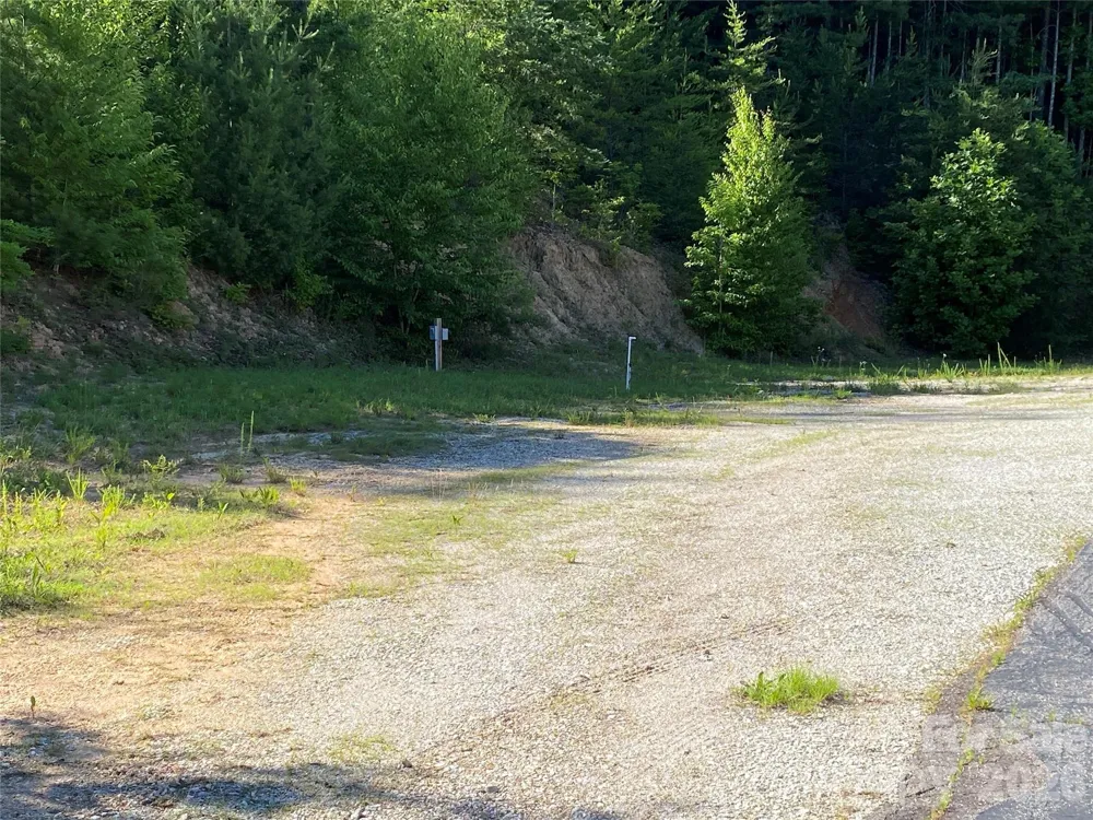 12348 US Hwy 19 Highway E Spruce Pine, NC 28777