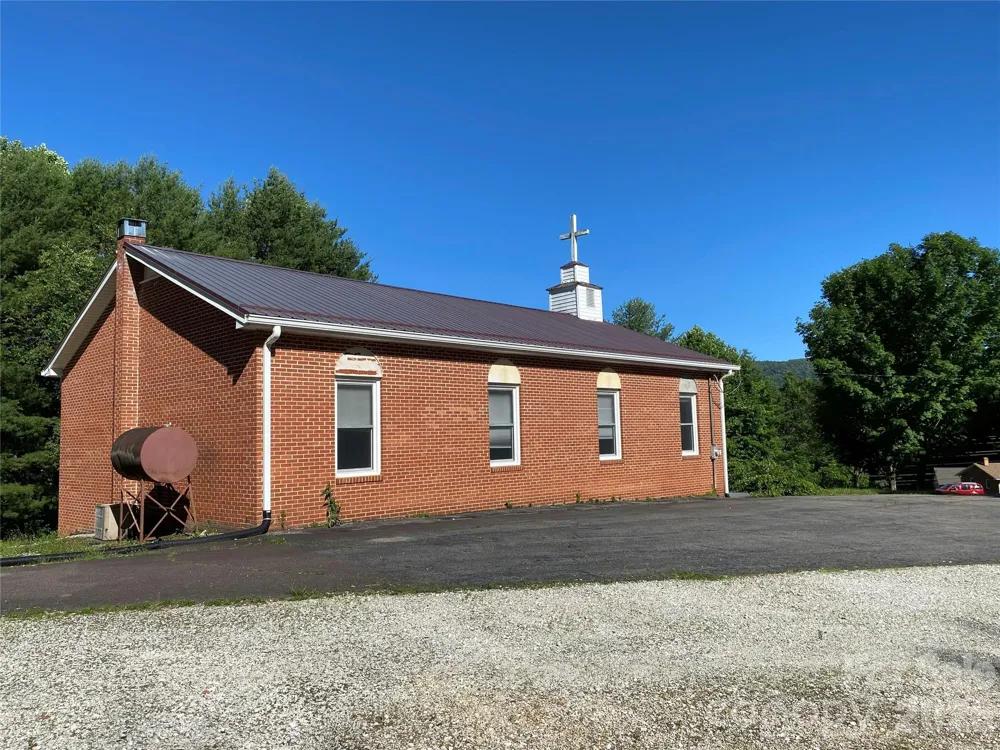 12348 US Hwy 19 Highway E Spruce Pine, NC 28777