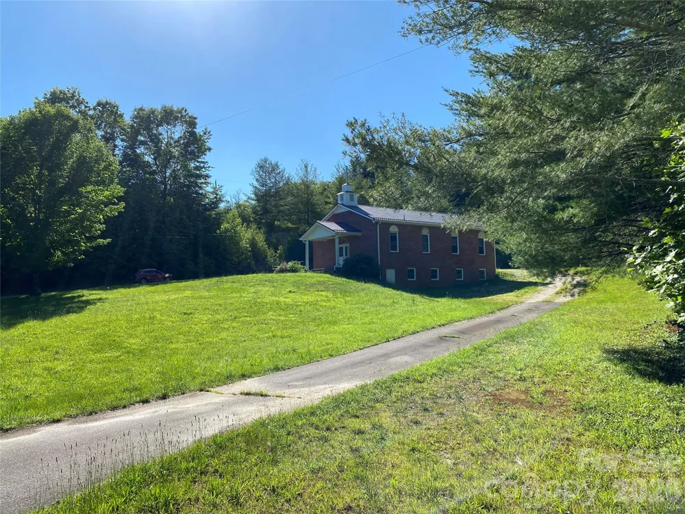 12348 US Hwy 19 Highway E Spruce Pine, NC 28777