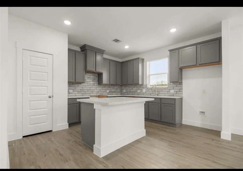 4639 Mesquite Trail Blush Pinehurst, TX 77362