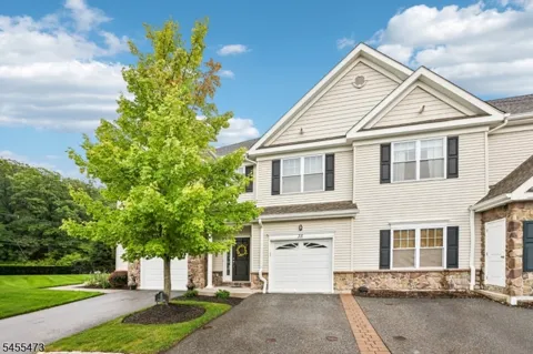 35 Red Oak Ct