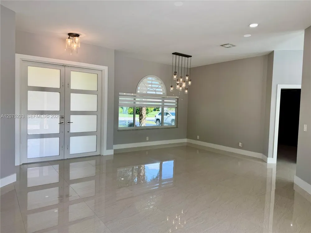 5600 SW 199th Ave Pembroke Pines, FL 33332