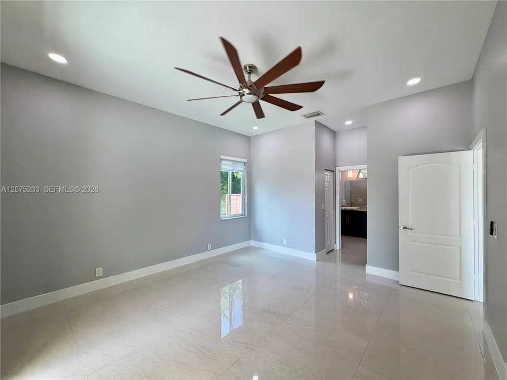 5600 SW 199th Ave Pembroke Pines, FL 33332