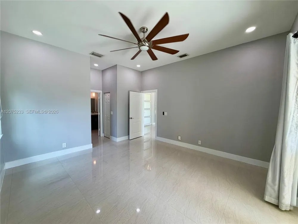 5600 SW 199th Ave Pembroke Pines, FL 33332