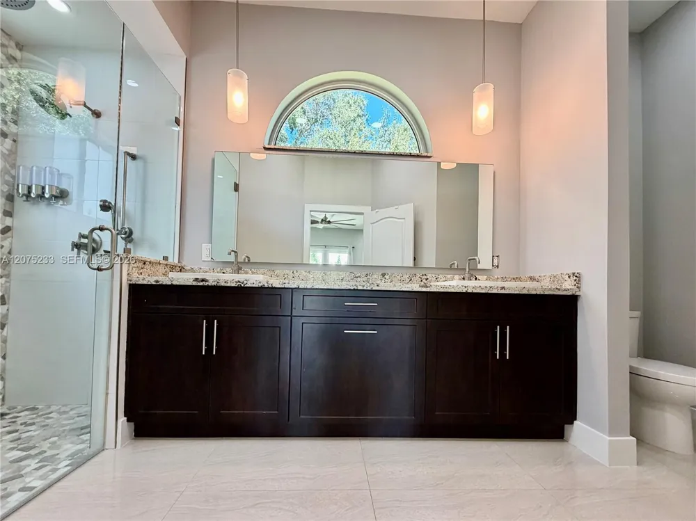 5600 SW 199th Ave Pembroke Pines, FL 33332