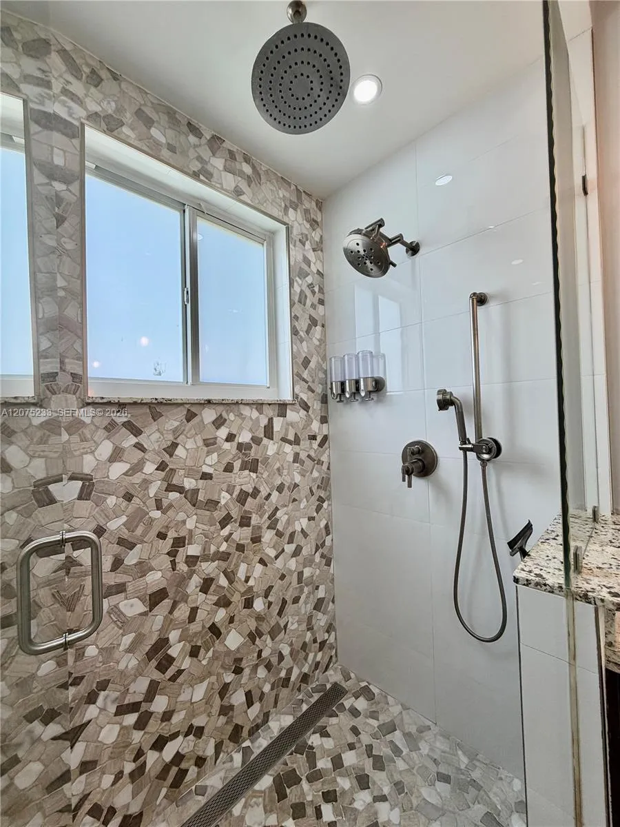 5600 SW 199th Ave Pembroke Pines, FL 33332