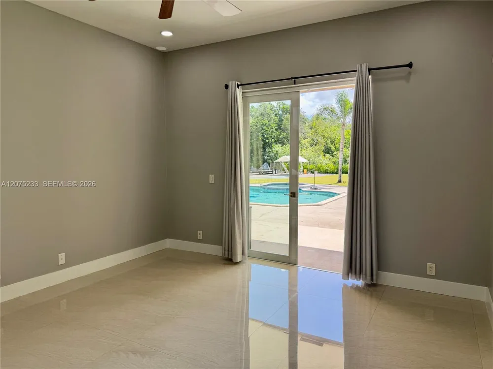 5600 SW 199th Ave Pembroke Pines, FL 33332