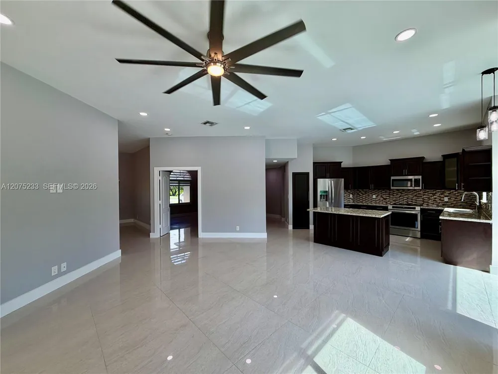 5600 SW 199th Ave Pembroke Pines, FL 33332