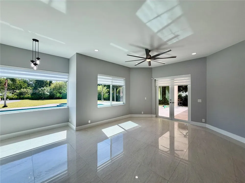 5600 SW 199th Ave Pembroke Pines, FL 33332