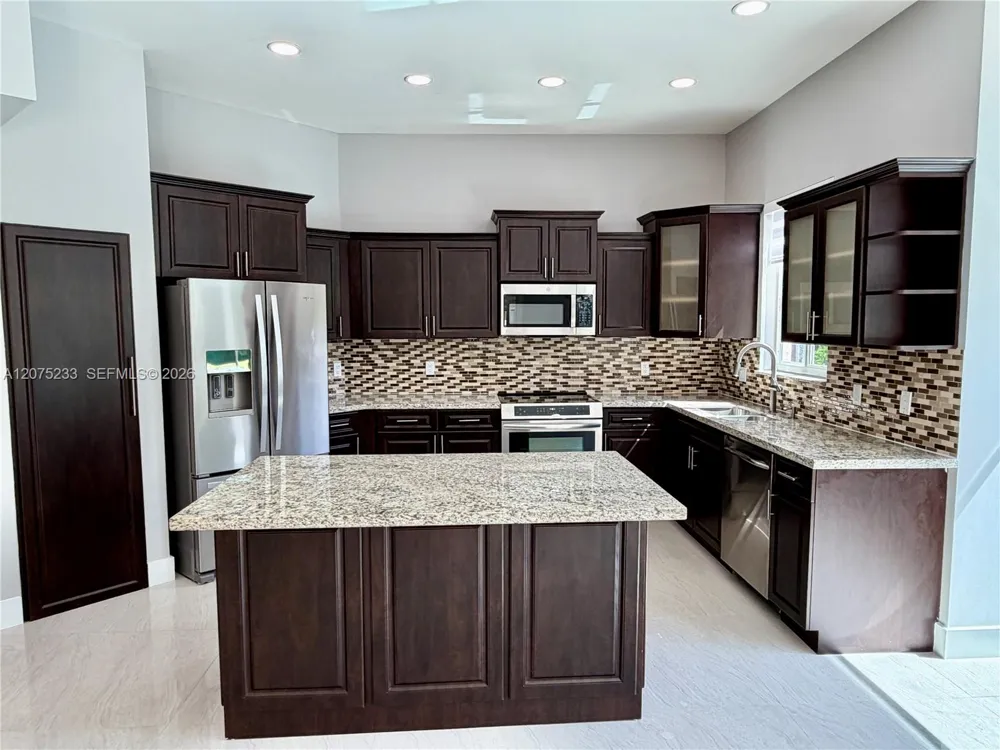 5600 SW 199th Ave Pembroke Pines, FL 33332