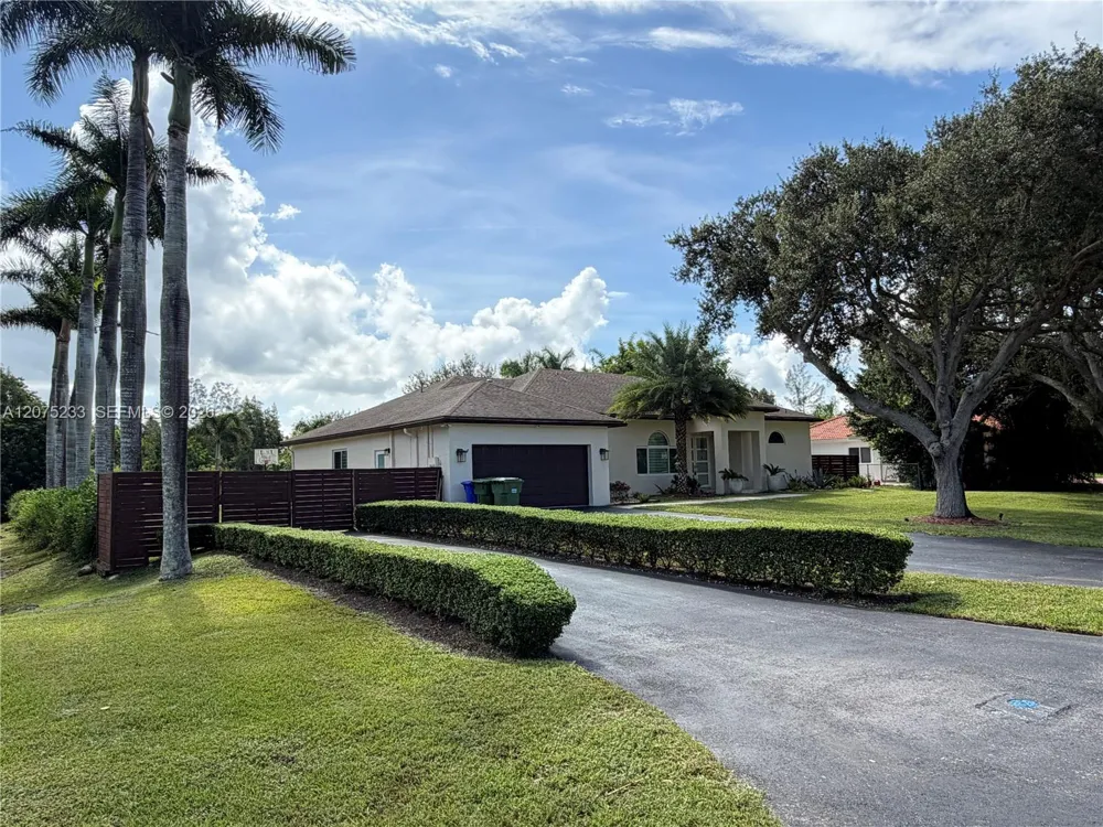 5600 SW 199th Ave Pembroke Pines, FL 33332