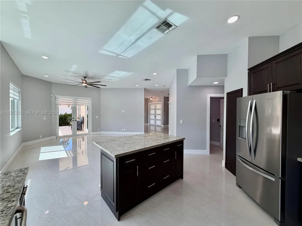 5600 SW 199th Ave Pembroke Pines, FL 33332