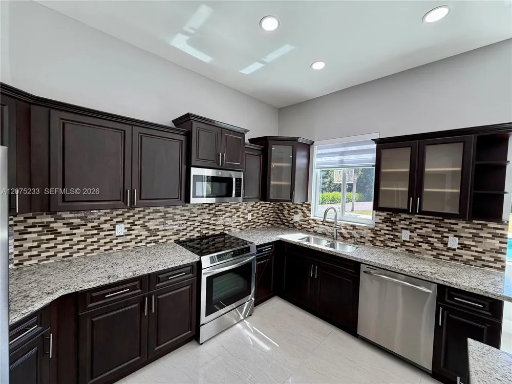 5600 SW 199th Ave Pembroke Pines, FL 33332