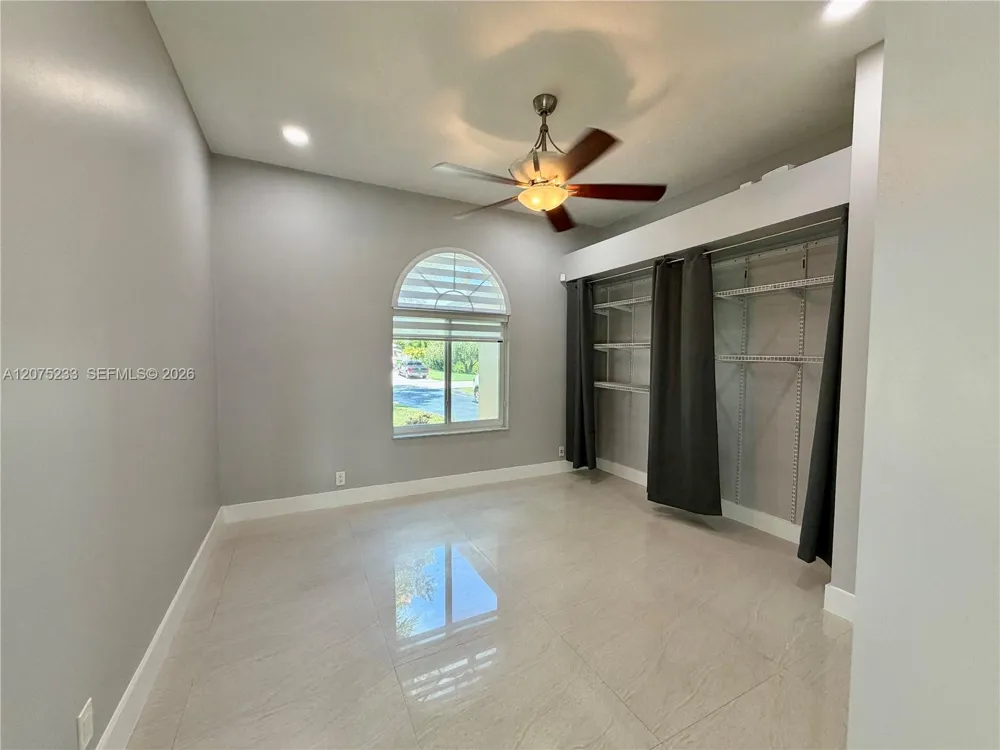 5600 SW 199th Ave Pembroke Pines, FL 33332