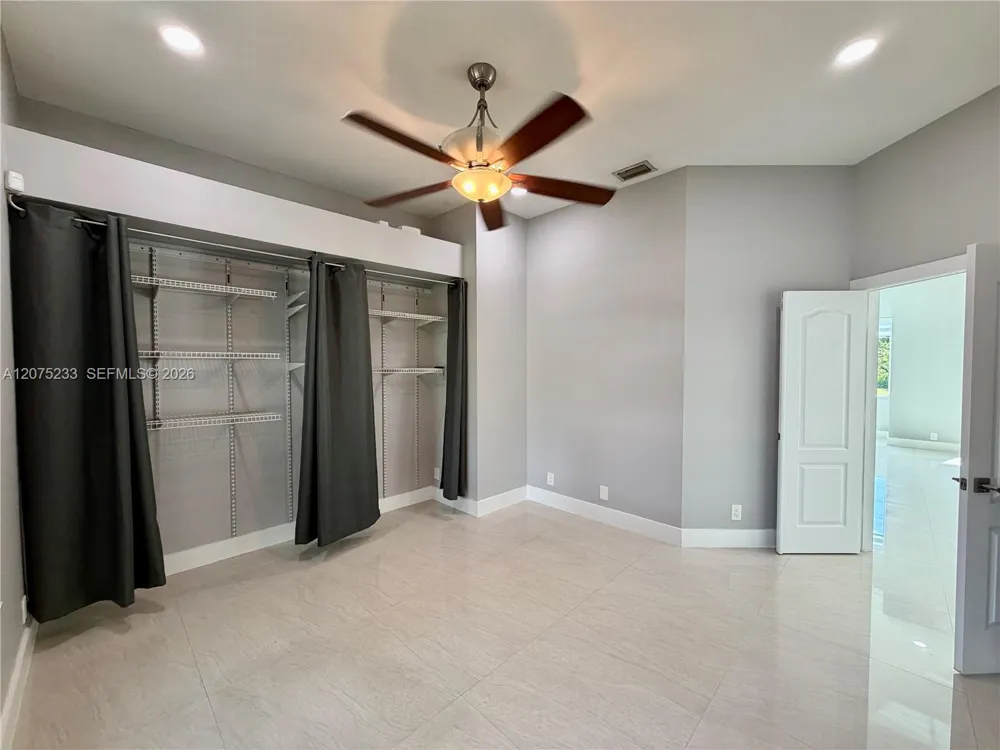5600 SW 199th Ave Pembroke Pines, FL 33332