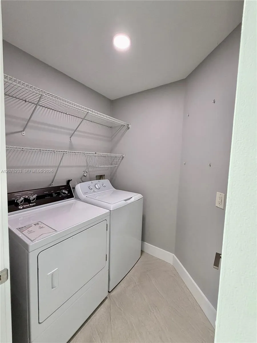 5600 SW 199th Ave Pembroke Pines, FL 33332